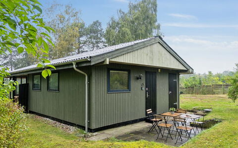 Lavrans - 1Km from the Sea: Toit, Maison, Domicile, Chalet, Porte, Siding, Plate-Forme, Porche, Planche, Dur