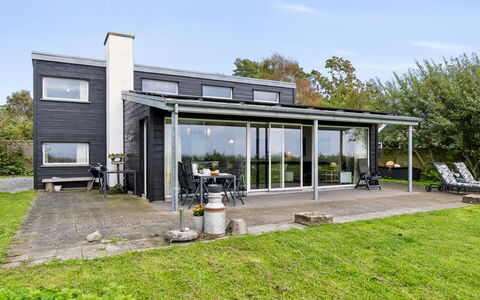 Nilson - 50M from the Sea: Meubles, Design Intérieur, Appartement, Sol, Sol, Table, Chaise, Pièce, Domicile, Table Cuisine Et Salle A Manger