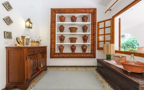 Atzeni: Meubles, Plante, Bois, Design Intérieur, Cabinetry, Cadre, Sol, Sol, Mur, Salon