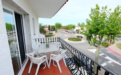 Empuriabrava 218: Propriété, Bâtiment, Immobilier, Maison, Pièce, Balcon, Appartement, Zone Résidentielle, Design Intérieur, Domicile