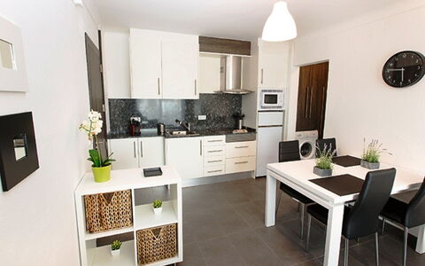 Empuriabrava 218: Meubles, Pièce, Propriété, Cuisine, Design Intérieur, Comptoir, Bâtiment, Cabinetry, Sol, Maison