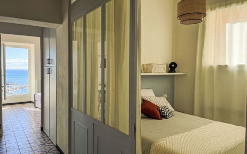 Mareviglia - Meereswunder: Propriété, Meubles, Bâtiment, Bois, Confort, Design Intérieur, Sol, Porte, Cadre De Lit