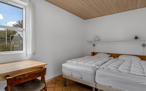 Kalli - 100M from the Sea: Design Intérieur, Mur, Sol, Meubles, Sol, Bois, Plafond, Lit, Chambre, Éclairage