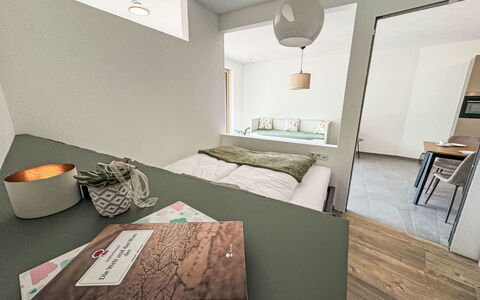 Urgen Living: Propriété, Confort, Textile, Sol, Sol, Bois, Lampe, Maison, Immobilier