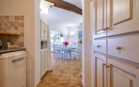 Smeralda: Cabinetry, Meubles, Bois, Cuisine, Comptoir, Architecture, Gaz Poele, Design Intérieur, Chaise, Sol