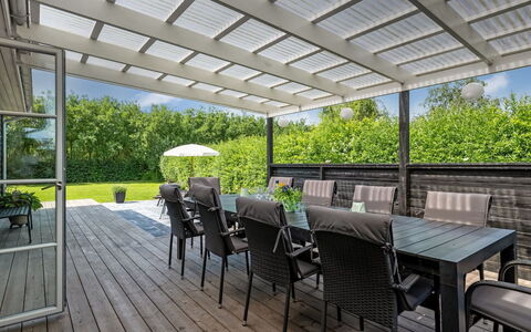 Thala - 500M from the Sea: Mobilier De Jardin, Meubles, Tableau De Plein Air, Ombre, Porche, Plate-Forme, Patio, Structure En Plein Air, Chaise, Jardin