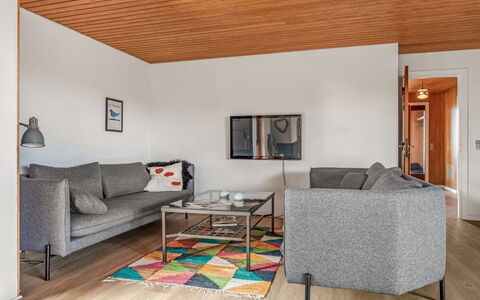 Natalija - 700M from the Sea: Meubles, Design Intérieur, Sol, Sol, Mur, Parquet, Bois, Canapé, Plafond, Salon