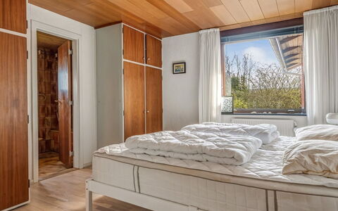 Natalija - 700M from the Sea: Sol, Lit, Design Intérieur, Sol, Chambre, Meubles, Bois, Plafond, Drap De Lit, Literie
