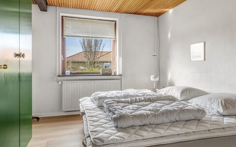 Natalija - 700M from the Sea: Bois, Design Intérieur, Chambre, Plafond, Lit, Sol, Sol, Drap De Lit, Meubles, Literie