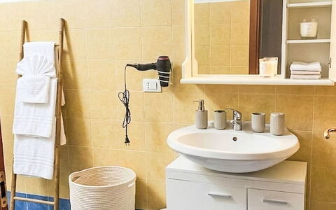 Casa dei Nani: Sol, Sol, Design Intérieur, Luminaire Plomberie, Lavabo, Salle De Bains, Bois, Évier, Meubles, Robinet