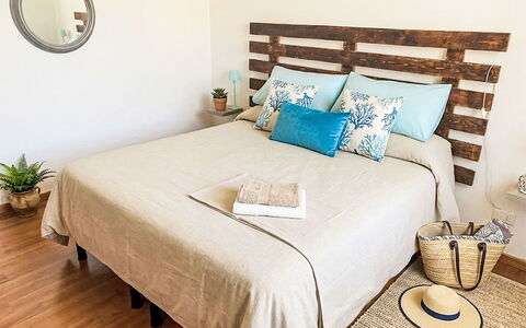 Casa dei Nani: Lit, Meubles, Literie, Chambre, Drap De Lit, Linge, Bois, Design Intérieur, Textile, Sol
