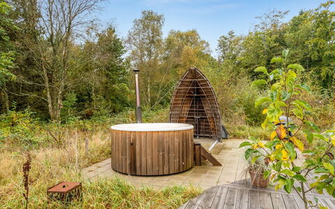 Duco - 780M from the Sea: Bois, Jardin, Plate-Forme, Tache De Bois, Dur, Arrière-Cour, Conception, Mobilier De Jardin, Structure En Plein Air, Planche