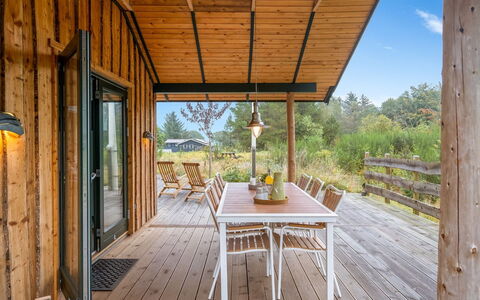 Duco - 780M from the Sea: Siding, Daylighting