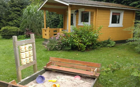 Kasper - 700M from the Sea: Toit, Maison, Domicile, Chalet, Siding, Biens, Allée, Batiments Jardin, Cour, Cabanon