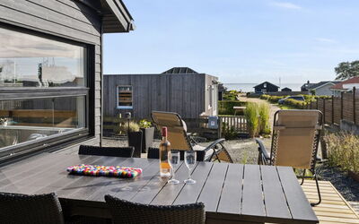 Dagh - 100M from the Sea