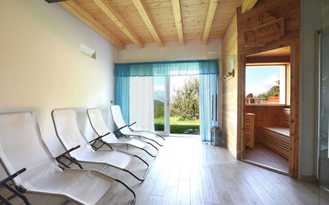 Baita Tersilia Mountain And Lake, Veneto: Meubles, Propriété, Bâtiment, Plante, Fenêtre, Bois, Chaise, Design Intérieur, Sol, Sol