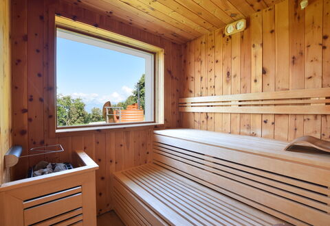 Baita Tersilia Mountain And Lake, Veneto: Propriété, Bois, Fenêtre, Design Intérieur, Bâtiment, Plante, Tache De Bois, Sol, Cabinetry