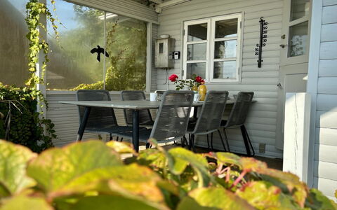 Drifa - 20M from the Sea: Maison, Domicile, Toit, Zone Résidentielle, Chalet, Biens, Ferme, Pelouse, Aménagement Paysager, Siding
