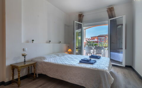 Empuriabrava 476: Pièce, Meubles, Lit, Chambre, Propriété, Bâtiment, Sol, Design Intérieur, Drap De Lit, Cadre De Lit