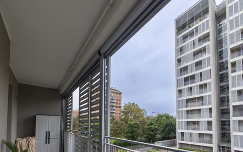Giulia Apartment: Bâtiment, Jour, Propriété, Plante, Ciel, Fenêtre, Nuage, Design Urbain, Zone Résidentielle, Condominium
