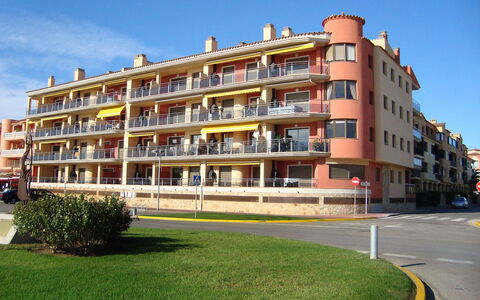 Edificio Blaucel: Bâtiment, Zone Résidentielle, Propriété, Appartement, Usage Mixte, Architecture, Condominium, Établissements Humains, Immobilier, Quartier
