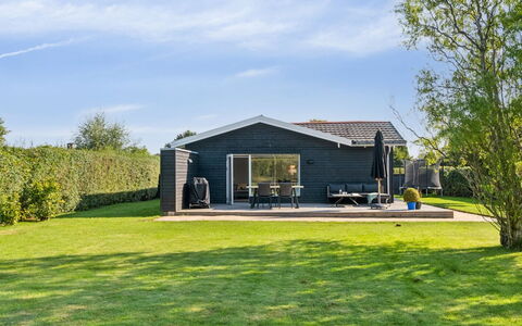 Frede - 1Km from the Sea: Toit, Maison, Domicile, Chalet, Porte, Siding, Plate-Forme, Porche, Planche, Dur