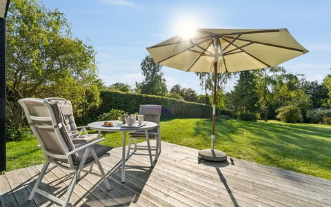 Annlisa - 750M from the Sea: Maison, Domicile, Toit, Chalet, Biens, Aménagement Paysager, Batiments Jardin, Siding, Ferme