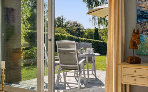Annlisa - 750M from the Sea: Maison, Domicile, Toit, Chalet, Biens, Aménagement Paysager, Batiments Jardin, Siding, Ferme