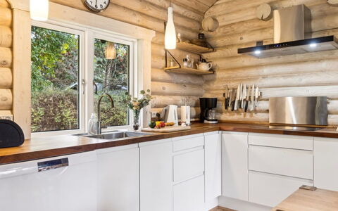 Hjorthung - 2Km from the Sea: Bois, Cuisine, Sol, Comptoir, Design Intérieur, Meubles, Domicile, Parquet, Appareil De Cuisine, Électroménager