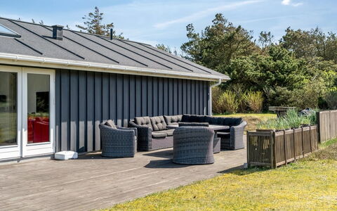 Nadica - 400M from the Sea: Meubles, Canapé, Design Intérieur, Sol, Salon, Sol, Throw Pillow, Pièce, Oreiller