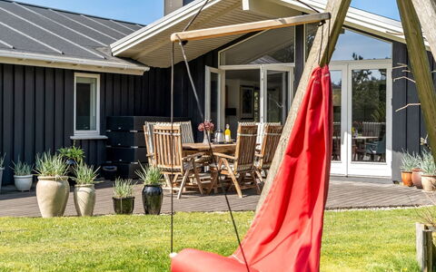 Nadica - 400M from the Sea: Meubles, Canapé, Design Intérieur, Sol, Salon, Sol, Throw Pillow, Pièce, Oreiller