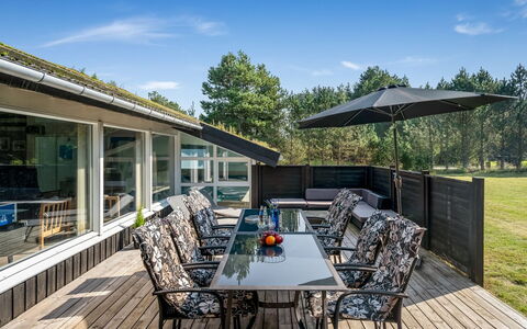 Arild - 900M from the Sea: Meubles, Design Intérieur, Chaise, Sol, Table, Recours, Sol, Plafond, Pièce, Eco Hôtel