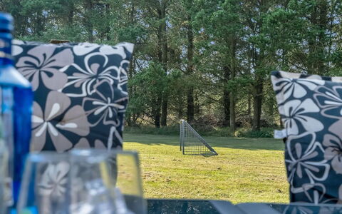 Arild - 900M from the Sea: Meubles, Design Intérieur, Chaise, Sol, Table, Recours, Sol, Plafond, Pièce, Eco Hôtel