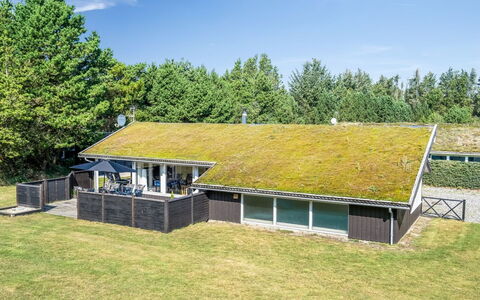 Arild - 900M from the Sea: Meubles, Design Intérieur, Chaise, Sol, Table, Recours, Sol, Plafond, Pièce, Eco Hôtel