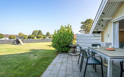Hedde - 100M from the Sea
