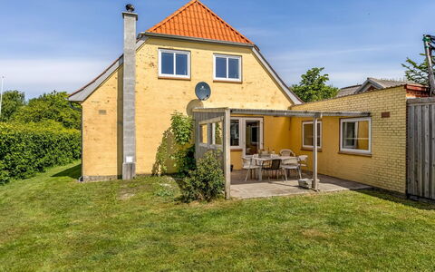 Slavomira - 12Km from the Sea: Bleu, Arbuste, Chalet, Couverture De Sol, Jardin, Biens, Ombre, Aménagement Paysager, Ferme, Eco Hôtel