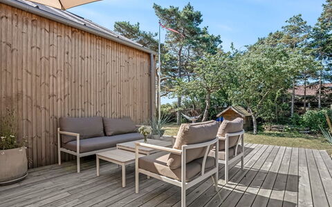 Kaila - 50M from the Sea: Bois, Parquet, Sol, Meubles, Mobilier De Jardin, Sol, Dur, Plate-Forme, Planche, Porche