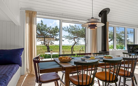 Kaila - 50M from the Sea: Meubles, Design Intérieur, Bois, Chaise, Table, Table Cuisine Et Salle A Manger, Plafond, Salle À Manger, Sol, Éclairage