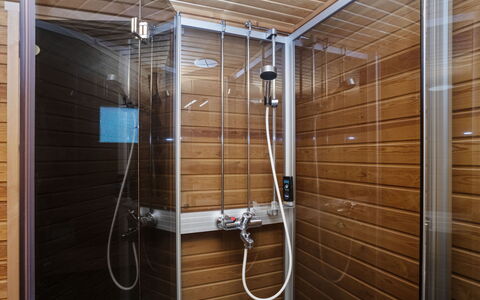 Kaukonkelo: Bois, Sol, Luminaire Plomberie, Sol, Design Intérieur, Salle De Bains, Plomberie, Plafond, Robinet, Pièce