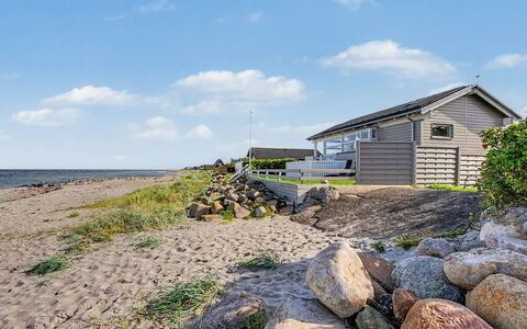 Diderik - 5M from the Sea: Côte, Rive, Maison, Paysage, Domicile, Cotiers Et Relief Océaniques, Chalet, Lot Terre, Toit, Mer