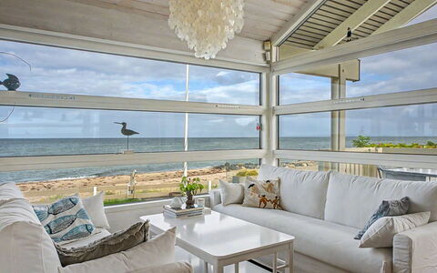 Diderik - 5M from the Sea: Meubles, Bois, Design Intérieur, Plafond, Sol, Table, Canapé, Chaise, Salon, Pièce