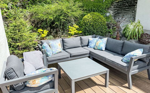 Chalet Tannengüetli: Plante, Table, Meubles, Propriété, Canapé, Rectangle, Botanique, Mobilier De Jardin, Canapé-Lit