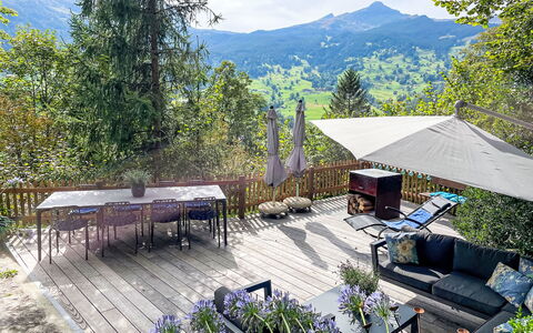 Chalet Tannengüetli: Plante, Ciel, Nuage, La Nature, Bâtiment, Montagne, Mobilier De Jardin, Paysage Naturel, Ombre, Arbre