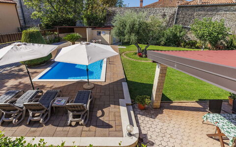 Villa Maria: Plante, Propriété, Bâtiment, Botanique, Ombre, Arbre, Ciel, Mobilier De Jardin, Lot Terre, Design Urbain