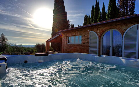 Casa Andrea: Ciel, L'Eau, Nuage, Bâtiment, Plante, Fenêtre, Arbre, Piscine, Lumière Du Soleil, Maison