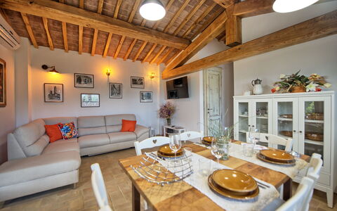 Casa Andrea: Table, Meubles, Propriété, Cadre, Canapé, Vaisselle, Bois, Design Intérieur, Orange, Salon