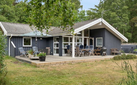 Tyyne - 250M from the Sea: Domicile, Maison, Toit, Chalet, Porte, Porche, Biens, Siding, Ferme, Dur