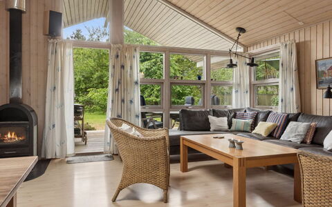 Tyyne - 250M from the Sea: Meubles, Design Intérieur, Bois, Canapé, Plafond, Salon, Sol, Sol, Domicile
