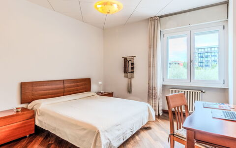 Sunnylake: Sol, Sol, Design Intérieur, Mur, Bois, Parquet, Lit, Plafond, Chambre, Pièce