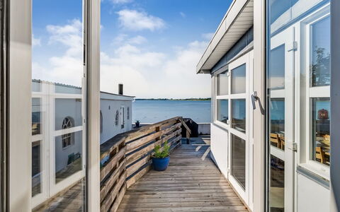 Thermund - 5M from the Sea: Bois, Domicile, Porche, Plate-Forme, Dur, Toit, Tache De Bois, Parquet, Eco Hôtel